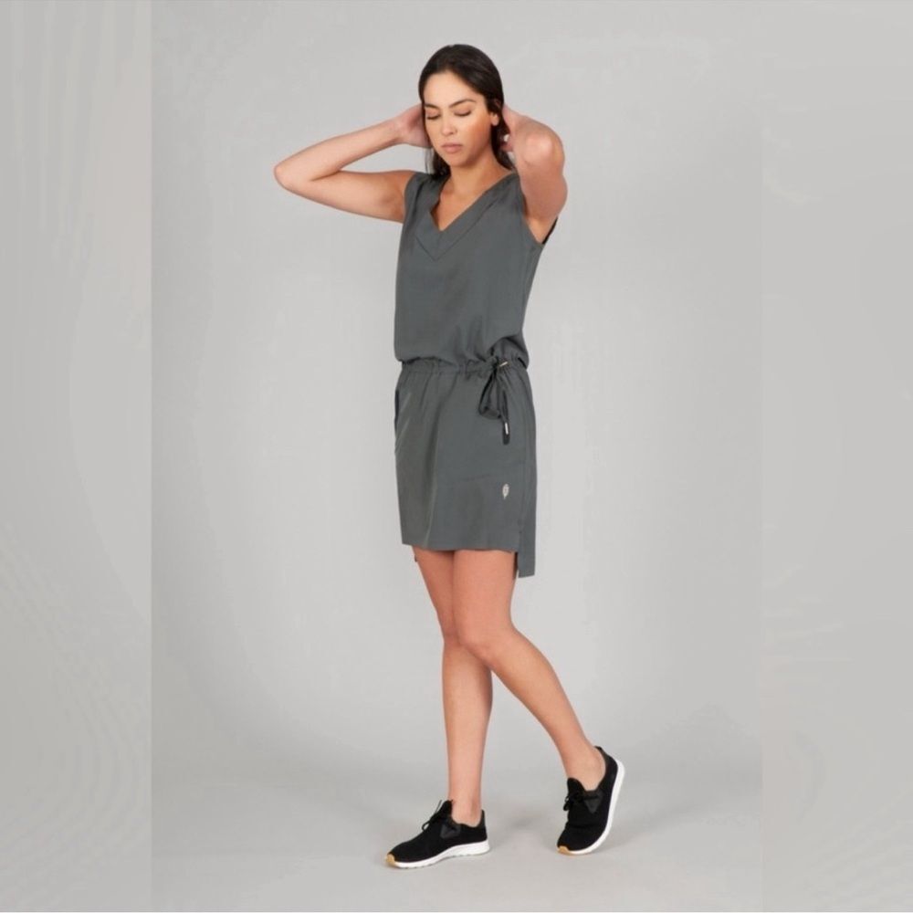 Indygena Burok Night Owl Green Quick Dry Dress Athletic Dress Size Medium